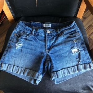 Size 0 Aeropostale low rise midi shorts